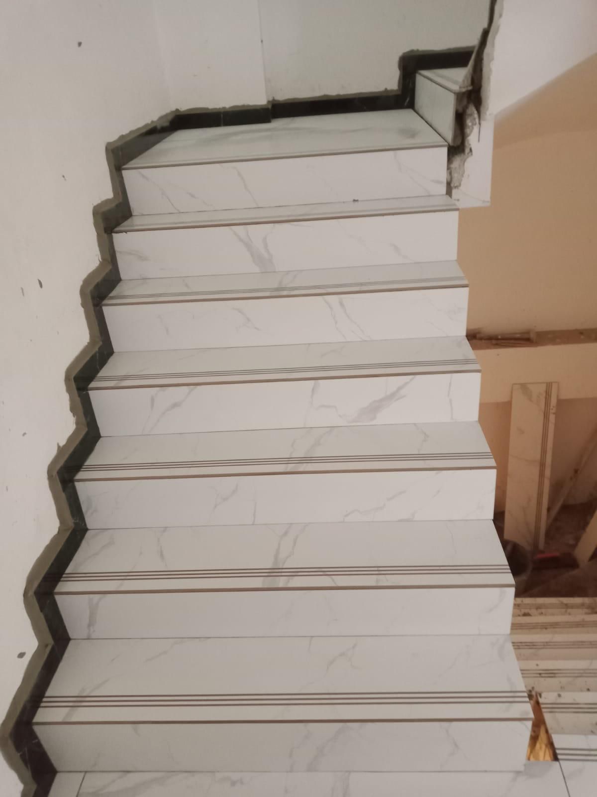 Apartman Merdiveni